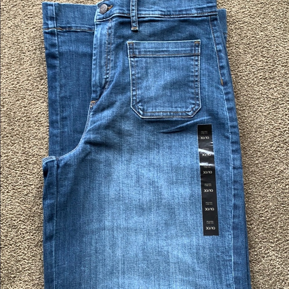 Banana Republic high-rise, wide leg jeans 30/10 🛵